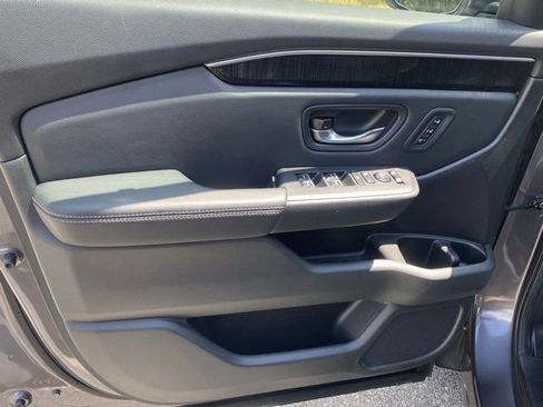 Used 2024 Honda Pilot Elite image 12