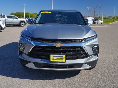 Used 2025 Chevrolet Blazer LT AWD/4WD image 2