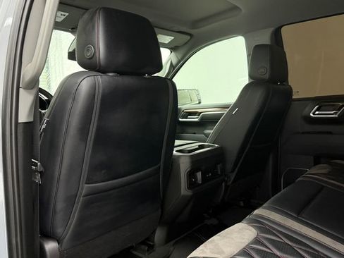 Used 2025 Chevrolet Silverado 1500 RST AWD/4WD image 29