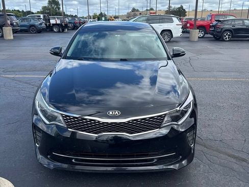 Used 2018 Kia Optima S FWD image 1
