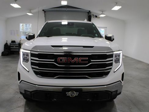 Used 2023 GMC Sierra 1500 SLT image 3