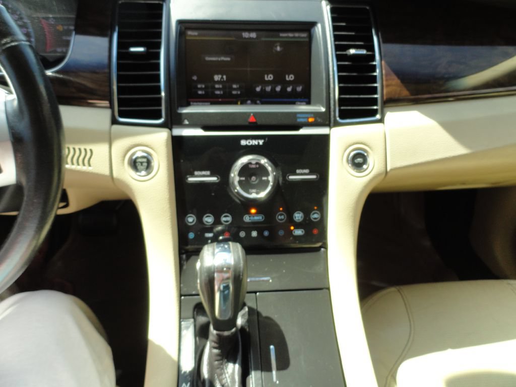 Used 2015 Ford Taurus Limited w/ Equipment Group 301A FWD image 15