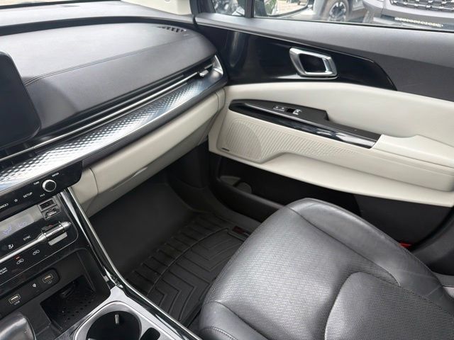Used 2022 Kia Carnival SX Prestige FWD image 38