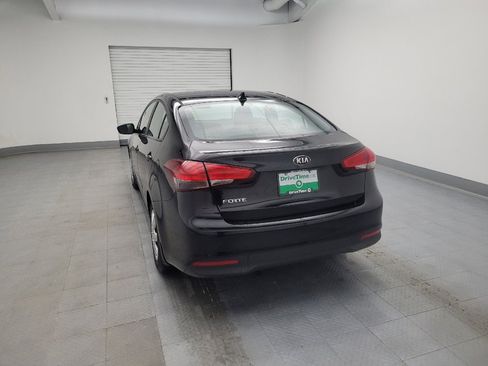 Used 2017 Kia Forte LX image 6