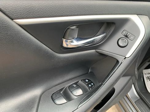Used 2018 Nissan Altima 2.5 SV FWD image 17