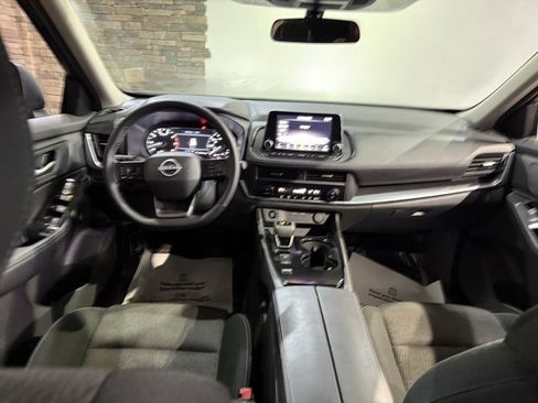 Certified 2025 Nissan Rogue SV image 25