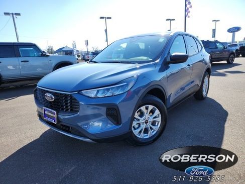 Used 2025 Ford Escape Active w/ Cold Weather Package image 1