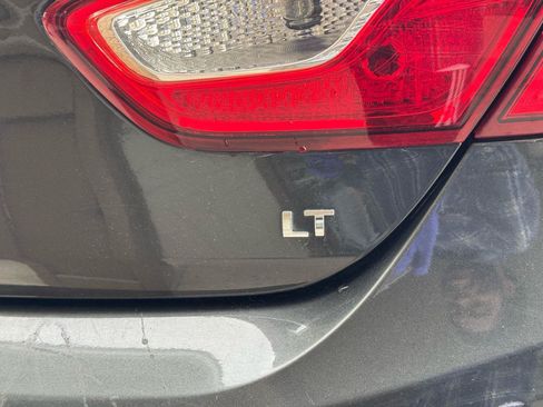 Used 2019 Chevrolet Cruze LT w/ Convenience Package FWD image 10