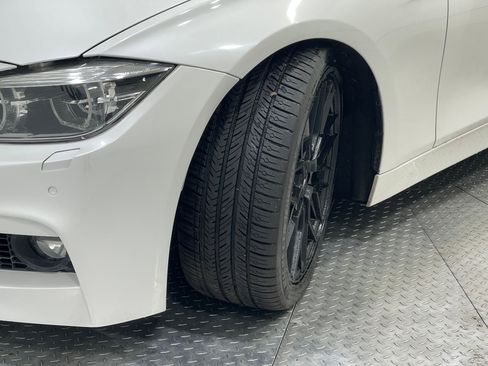 Used 2017 BMW 340i xDrive Sedan AWD/4WD image 34