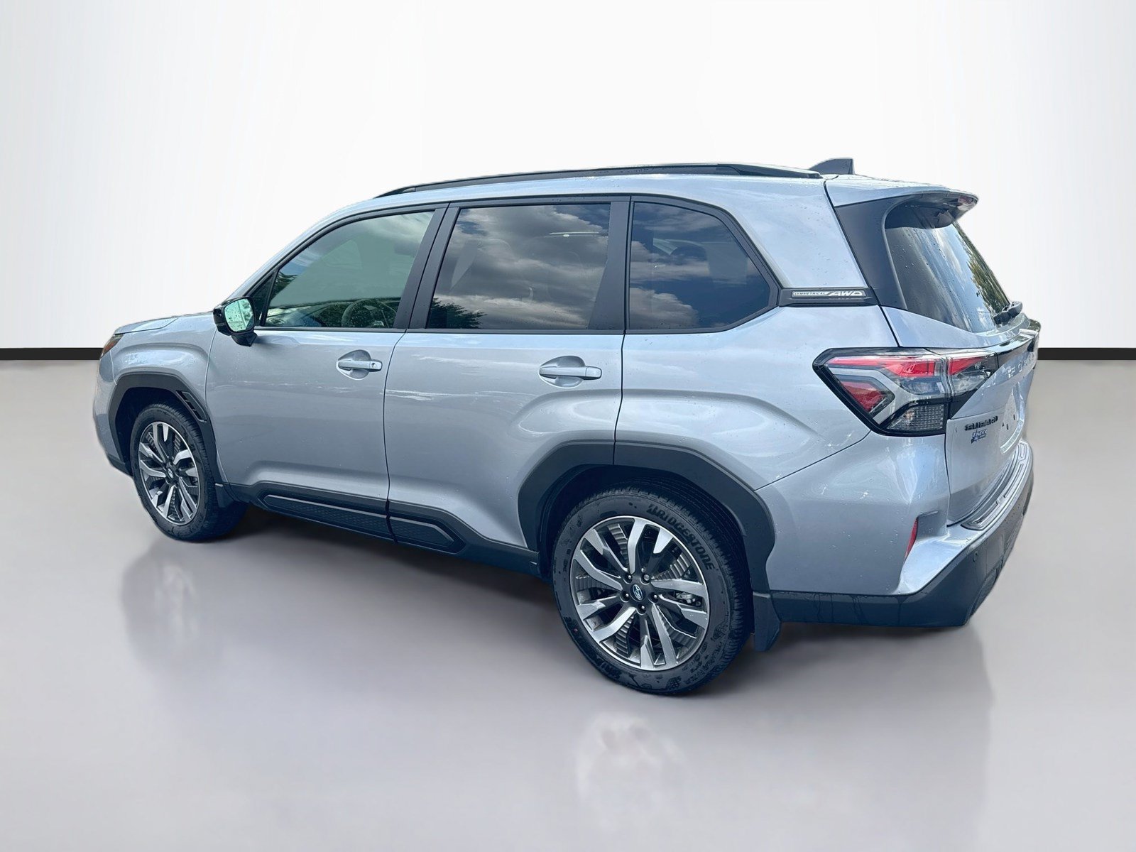 Used 2026 Subaru Forester Touring AWD/4WD image 5