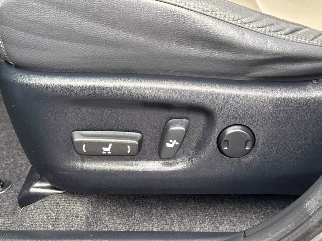 Used 2015 Toyota RAV4 Limited AWD/4WD image 46