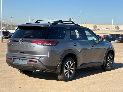 New 2026 Nissan Pathfinder SL image 7