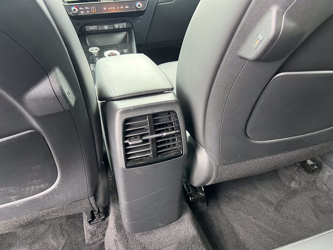 Used 2024 Kia Niro EX w/ EX Cold Weather Package FWD image 31
