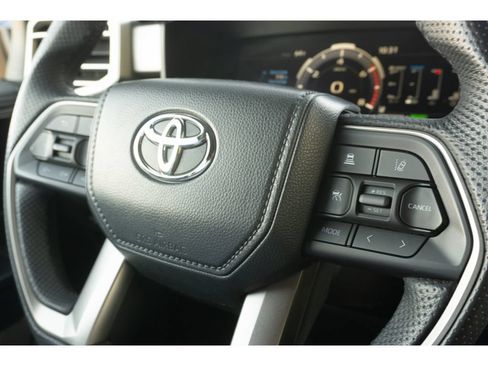 Used 2025 Toyota Sequoia SR5 AWD/4WD image 32