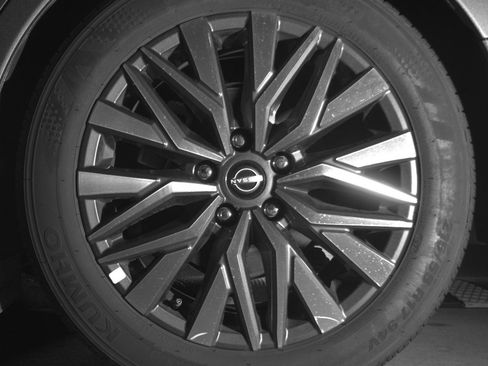 Used 2025 Nissan Altima 2.5 SV FWD image 14