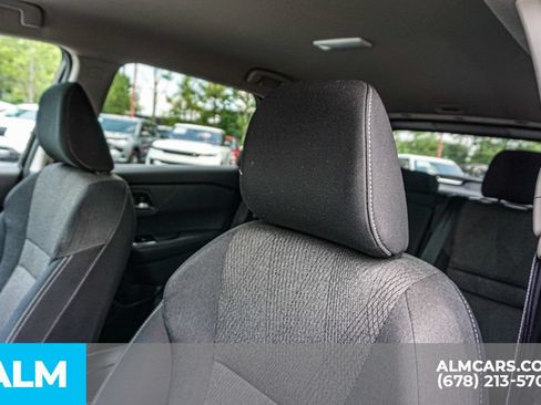 Used 2025 Nissan Rogue SV FWD image 17