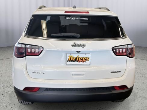 Used 2024 Jeep Compass Latitude AWD/4WD image 6