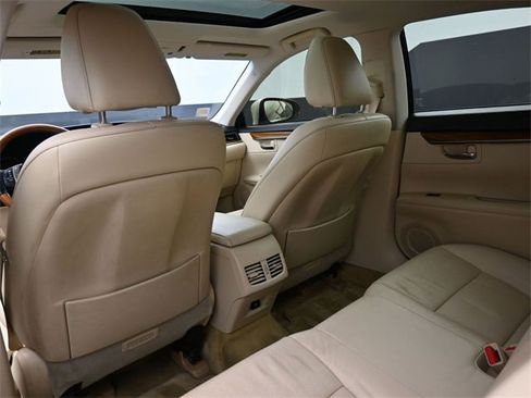 Used 2013 Lexus ES 300h image 2