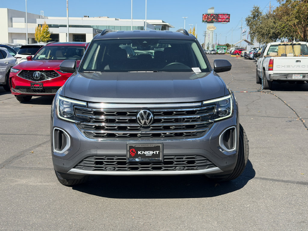 Used 2025 Volkswagen Atlas SE AWD/4WD image 4