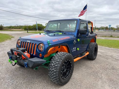 Used 2009 Jeep Wrangler X AWD/4WD image 4