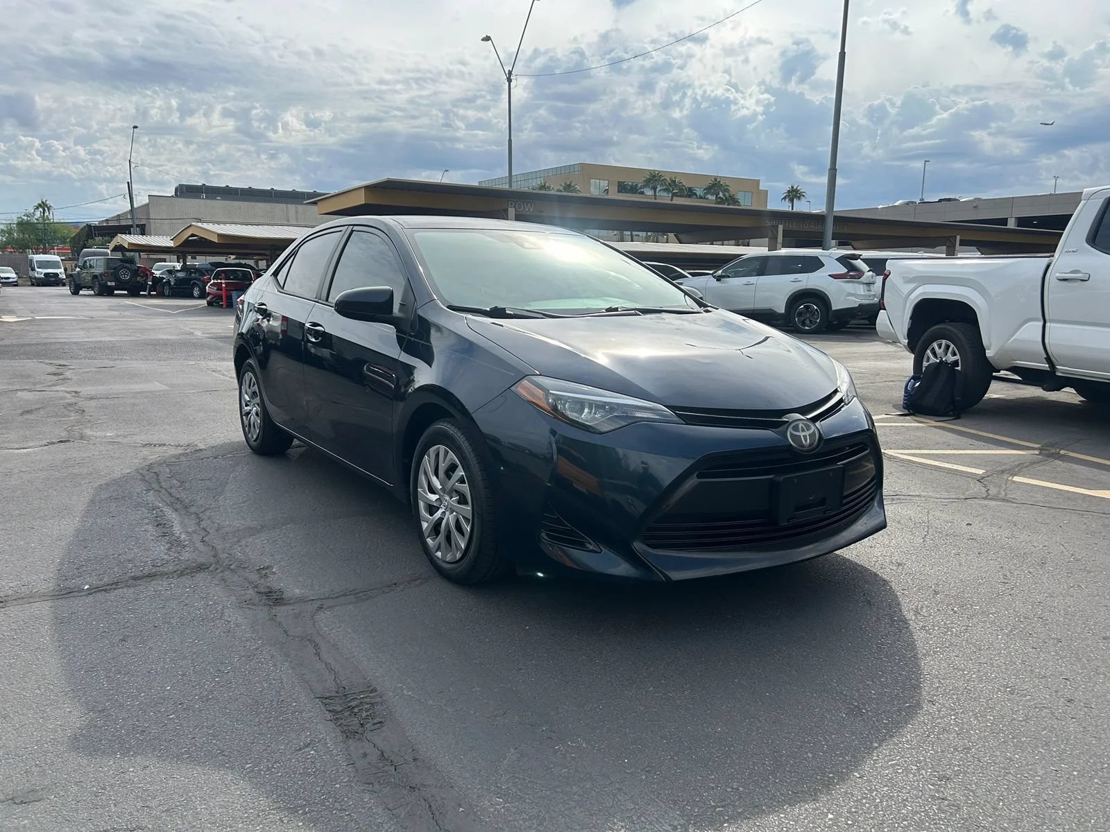 Used 2019 Toyota Corolla LE FWD image 3