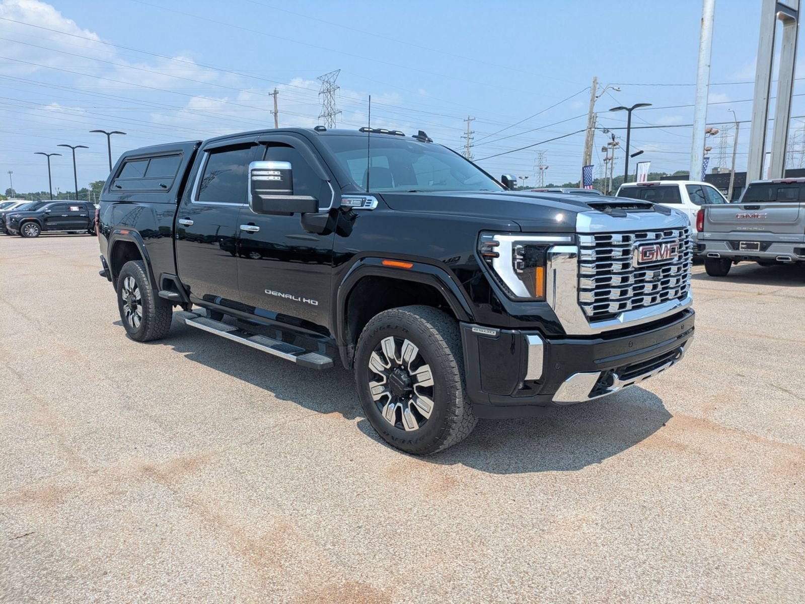 Used 2025 GMC Sierra 2500 Denali w/ Technology Package AWD/4WD image 9