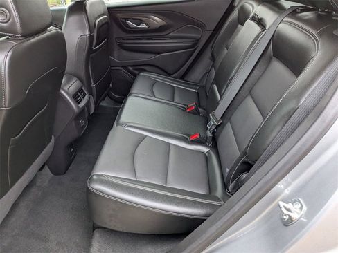 Used 2024 GMC Terrain SLT image 27