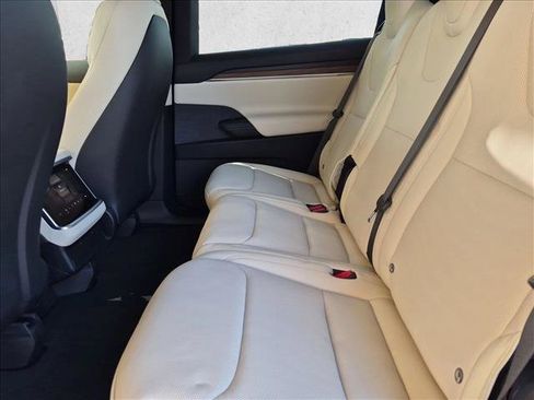 Used 2022 Tesla Model X AWD/4WD image 19