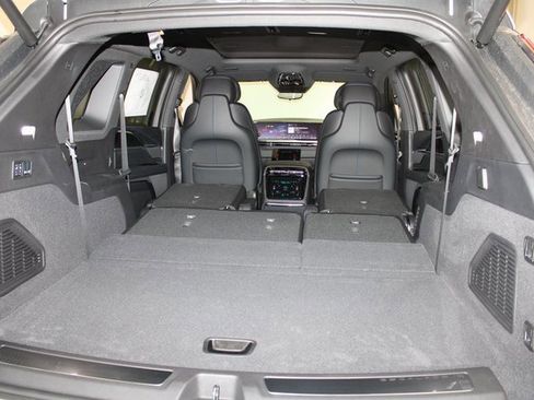 New 2025 Cadillac Escalade IQ Sport 1 w/ LPO, ONYX Package image 37