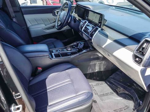 Certified 2023 Kia Sorento SX Prestige AWD/4WD image 15