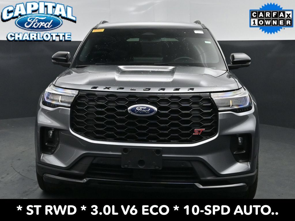 Used 2025 Ford Explorer ST RWD image 2