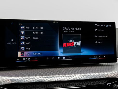 Used 2025 BMW 330i xDrive Sedan w/ Convenience Package image 32