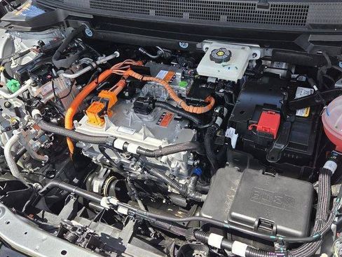 Certified 2025 Chevrolet Equinox EV RS FWD image 21