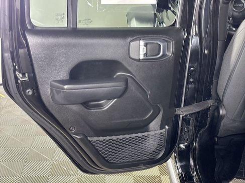 Used 2023 Jeep Wrangler Unlimited AWD/4WD image 18