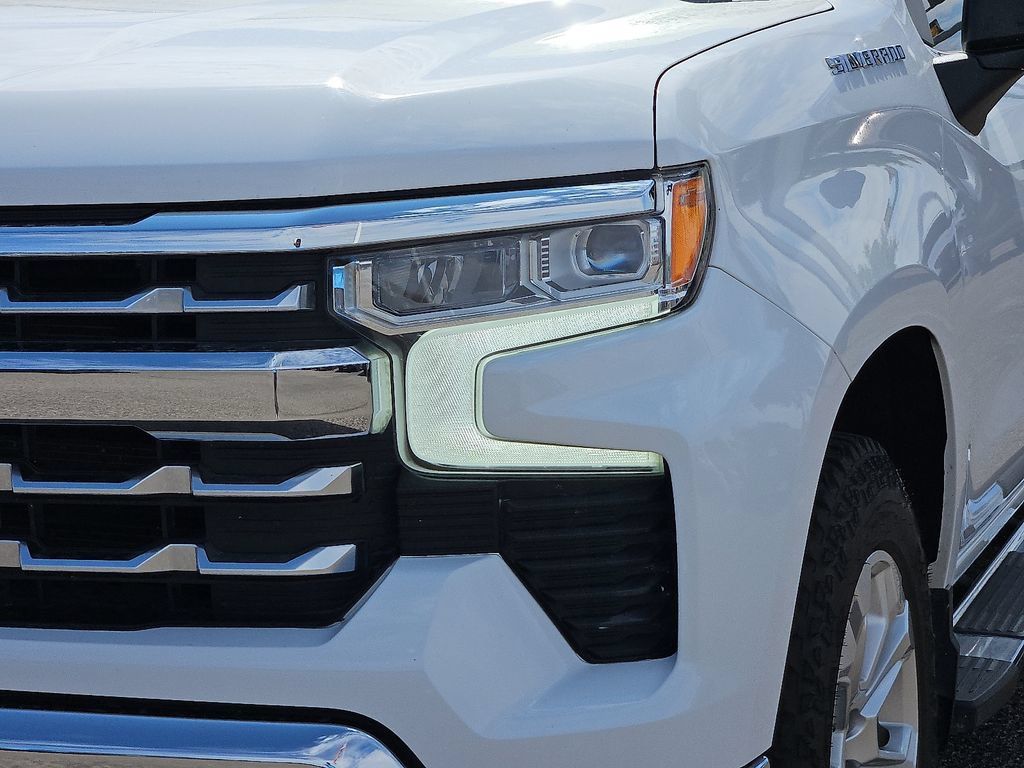 Used 2023 Chevrolet Silverado 1500 LTZ AWD/4WD image 7