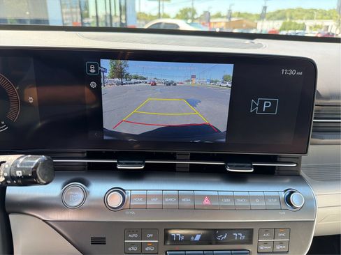 Used 2025 Hyundai Kona SEL AWD/4WD image 15