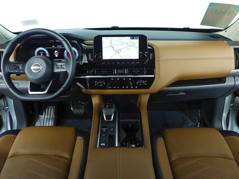 Used 2025 Nissan Pathfinder Platinum w/ Cargo Package FWD image 26