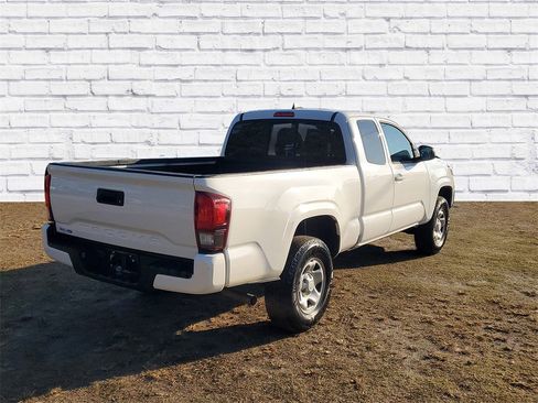 Used 2019 Toyota Tacoma SR5 image 2