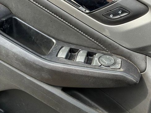 Used 2022 Chevrolet Traverse LT FWD image 5