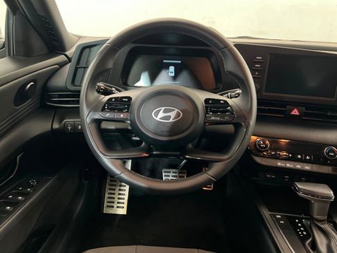 Used 2025 Hyundai Elantra Sport image 12