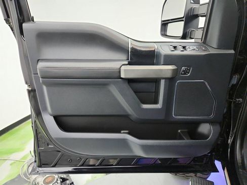 Used 2022 Ford F450 Platinum w/ FX4 Off-Road Package AWD/4WD image 23