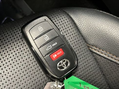 Used 2025 Toyota Camry XLE image 21