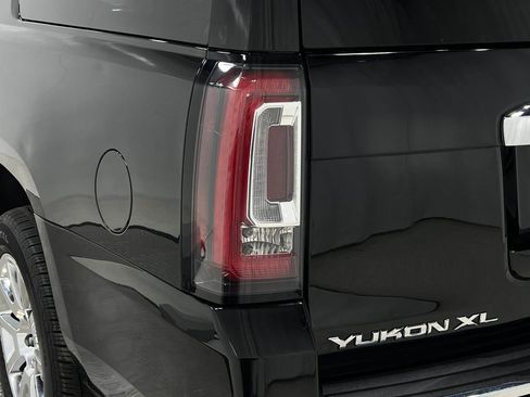 Used 2017 GMC Yukon XL Denali w/ Open Road Package image 37