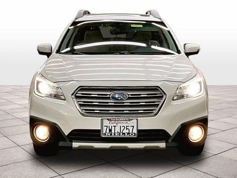 Used 2017 Subaru Outback 2.5i Limited AWD/4WD image 3