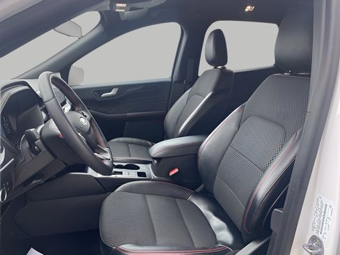 Certified 2023 Ford Escape ST-Line w/ Tech Pack #1 image 8