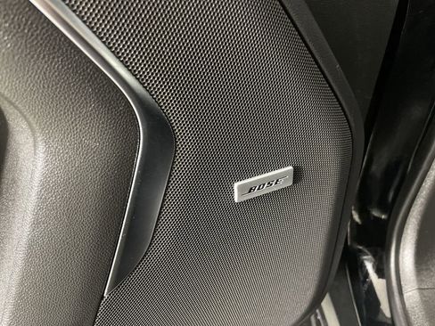 Used 2022 GMC Yukon XL SLT w/ SLT Premium Package image 24