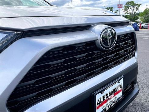 Used 2023 Toyota RAV4 LE AWD/4WD image 28