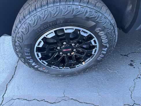 New 2026 GMC Canyon AT4 image 14