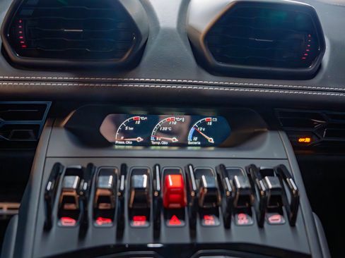 Used 2018 Lamborghini Huracan LP 580-2 RWD image 22