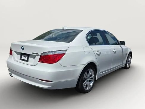 Used 2010 BMW 528i xDrive Sedan AWD/4WD image 7